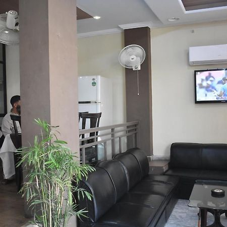Hotel Avanti Rawalpindi Bagian luar foto