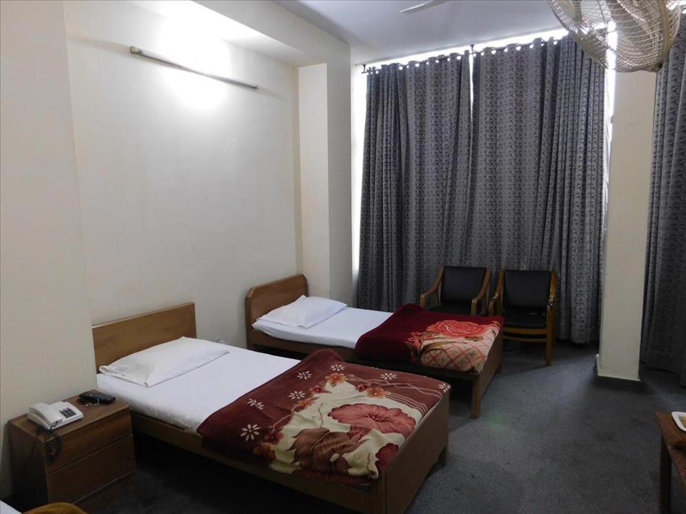 Hotel Avanti Rawalpindi Bagian luar foto